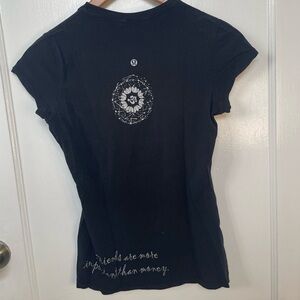 Rare women’s Lululemon classic tee size 4
